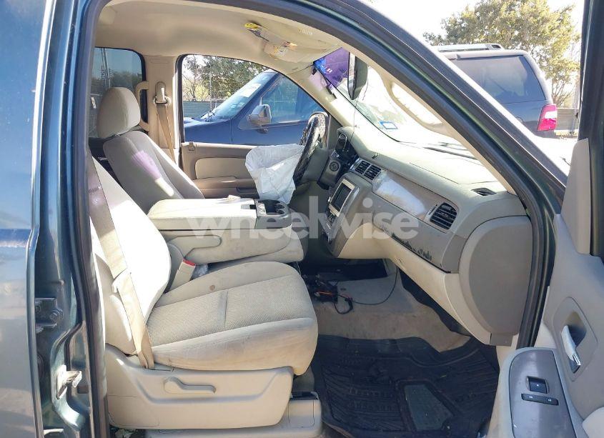 Photo 5 of 2008 Chevrolet Tahoe LS (VIN 1GNFC13C08R117881)