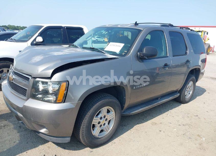 Photo 2 of 2007 Chevrolet Tahoe LS (VIN 1GNFC13C17J346292)