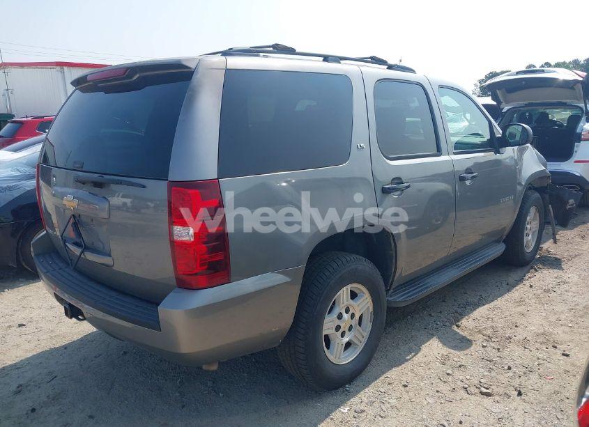 Photo 4 of 2007 Chevrolet Tahoe LS (VIN 1GNFC13C17J346292)