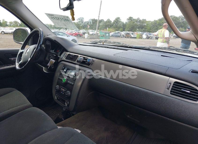 Photo 5 of 2008 Chevrolet Tahoe LS (VIN 1GNFC13C28R266745)