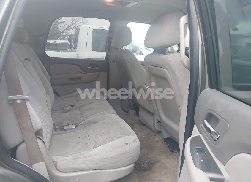 Photo 8 of 2007 Chevrolet Tahoe LS (VIN 1GNFC13C37R414920)