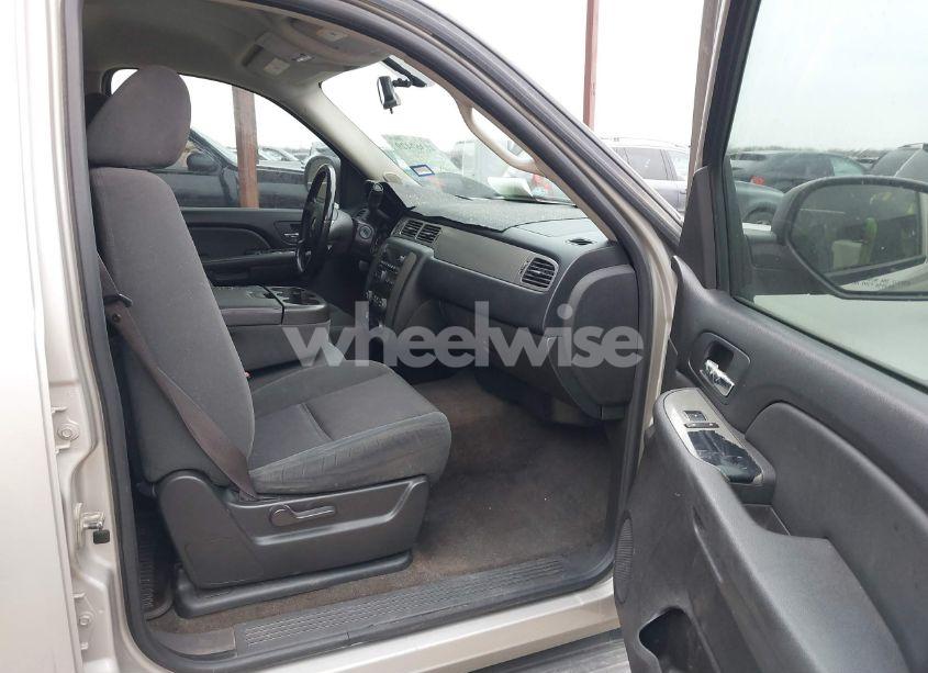 Photo 5 of 2009 Chevrolet Tahoe LS (VIN 1GNFC13C39R285063)