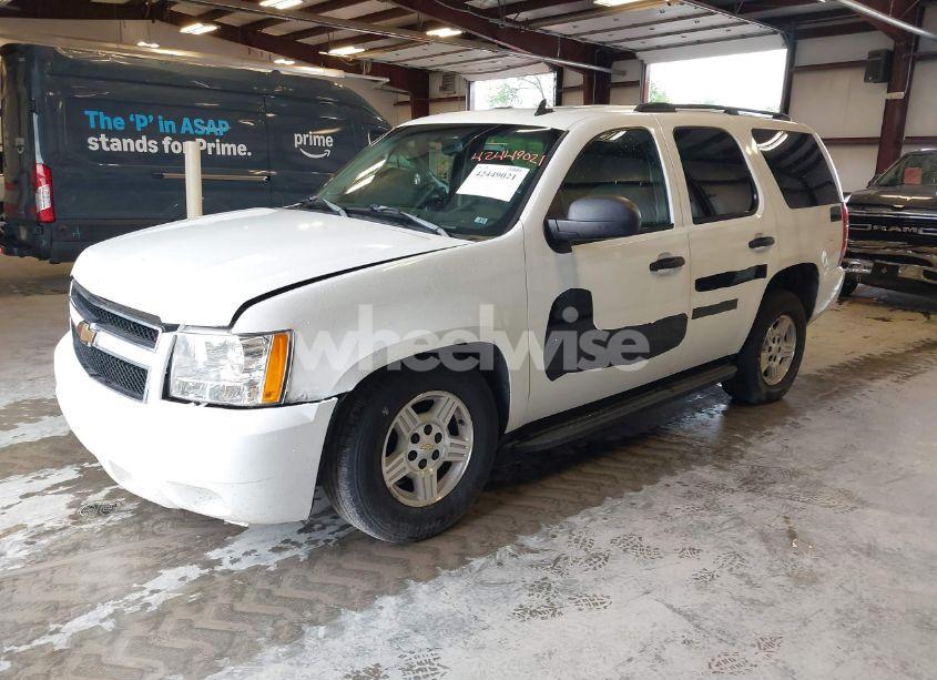Photo 2 of 2007 Chevrolet Tahoe LS (VIN 1GNFC13C47R323753)