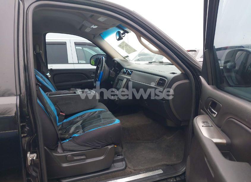 Photo 5 of 2007 Chevrolet Tahoe LS (VIN 1GNFC13C47R347843)