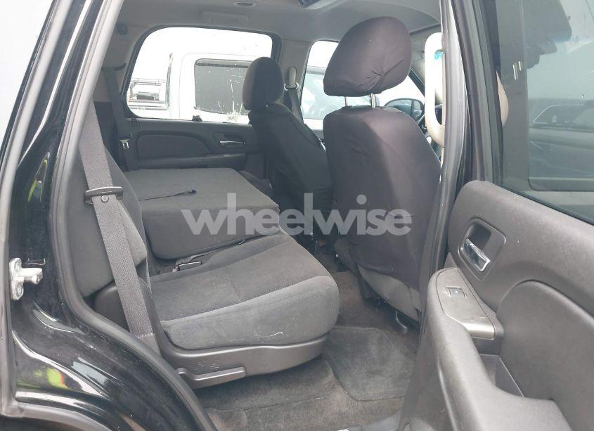 Photo 8 of 2007 Chevrolet Tahoe LS (VIN 1GNFC13C47R347843)