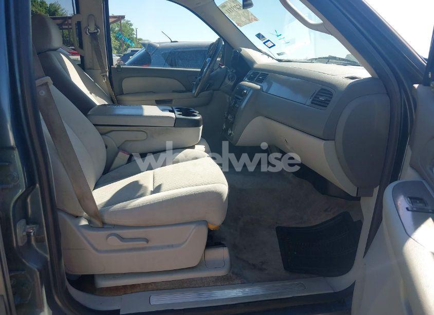 Photo 5 of 2008 Chevrolet Tahoe LS (VIN 1GNFC13C48J230358)