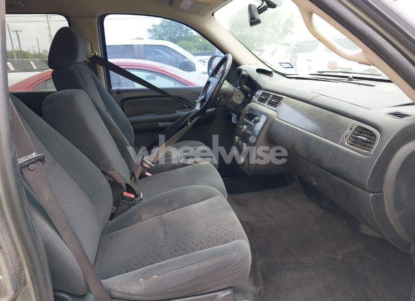 Photo 5 of 2007 Chevrolet Tahoe LS (VIN 1GNFC13C57R401893)