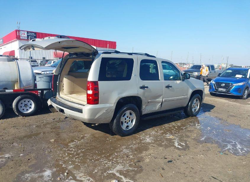 Photo 4 of 2008 Chevrolet Tahoe LS (VIN 1GNFC13C58R220956)