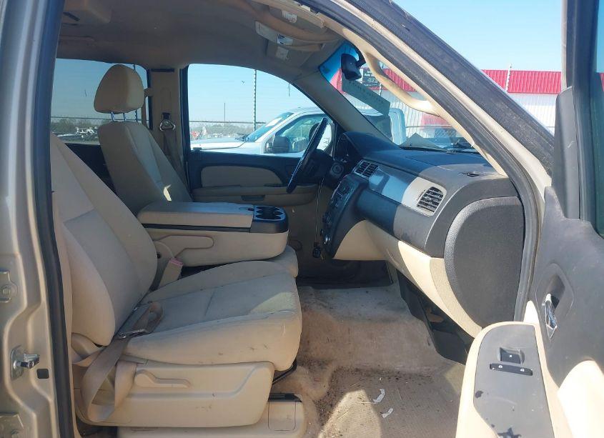 Photo 5 of 2008 Chevrolet Tahoe LS (VIN 1GNFC13C58R220956)