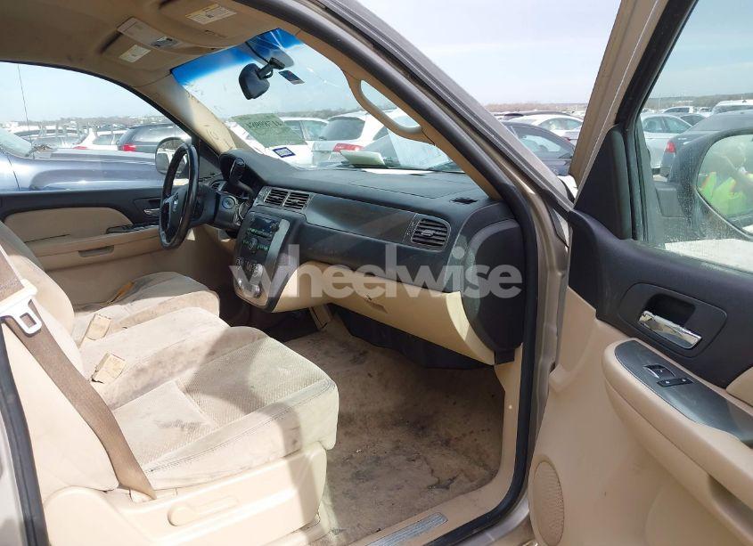 Photo 5 of 2007 Chevrolet Tahoe LS (VIN 1GNFC13C67J284923)