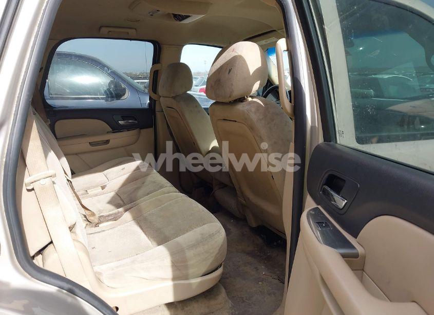 Photo 8 of 2007 Chevrolet Tahoe LS (VIN 1GNFC13C67J284923)