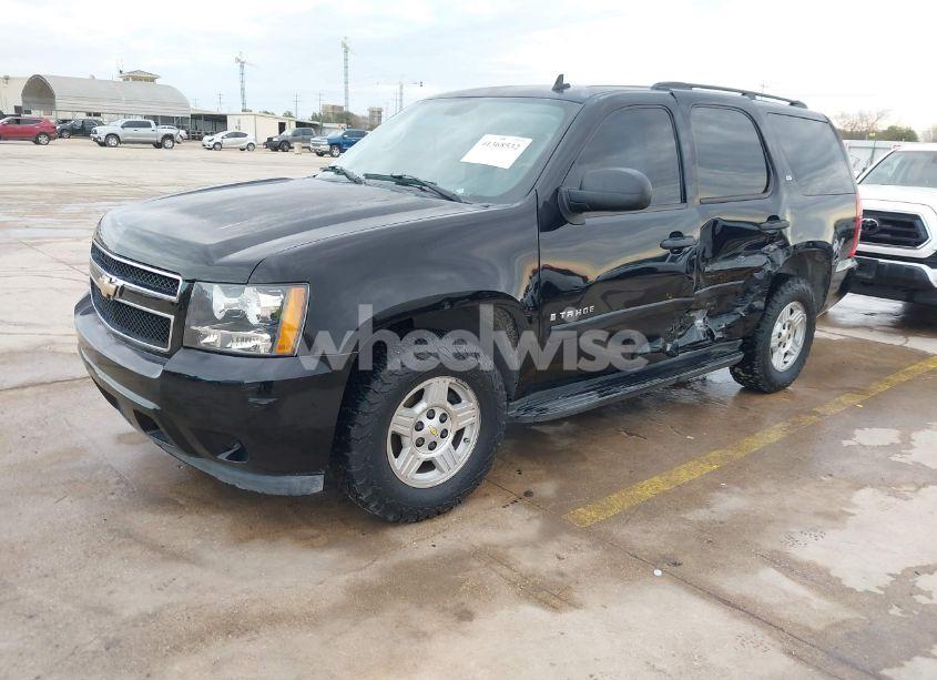 Photo 2 of 2007 Chevrolet Tahoe LS (VIN 1GNFC13C67R395375)