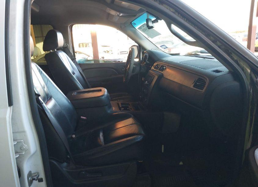 Photo 5 of 2007 Chevrolet Tahoe LS (VIN 1GNFC13C77R278923)