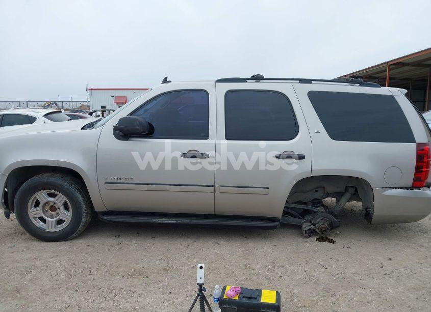 Photo 14 of 2007 Chevrolet Tahoe LS (VIN 1GNFC13C77R409588)
