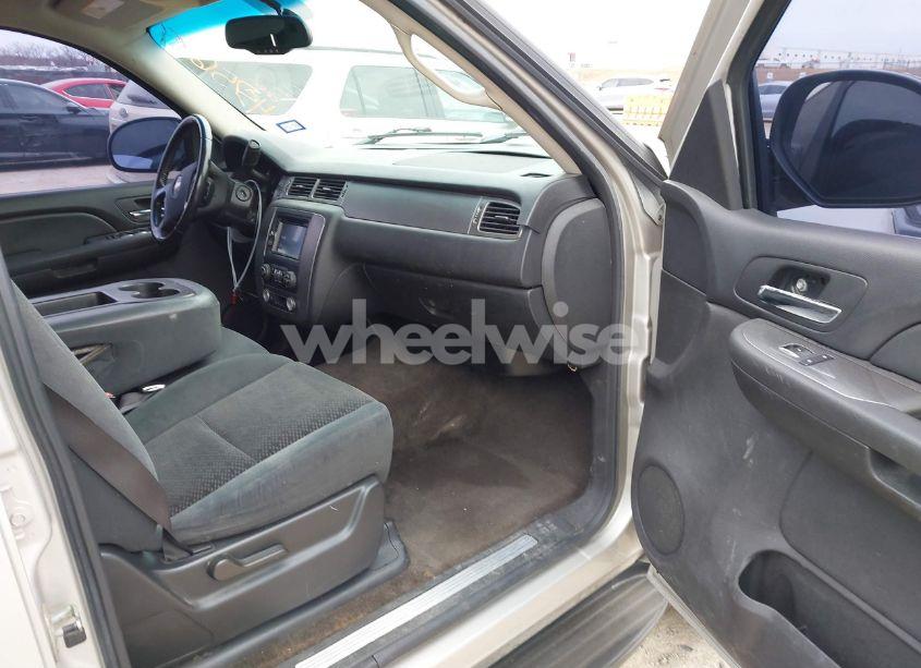 Photo 5 of 2007 Chevrolet Tahoe LS (VIN 1GNFC13C77R409588)