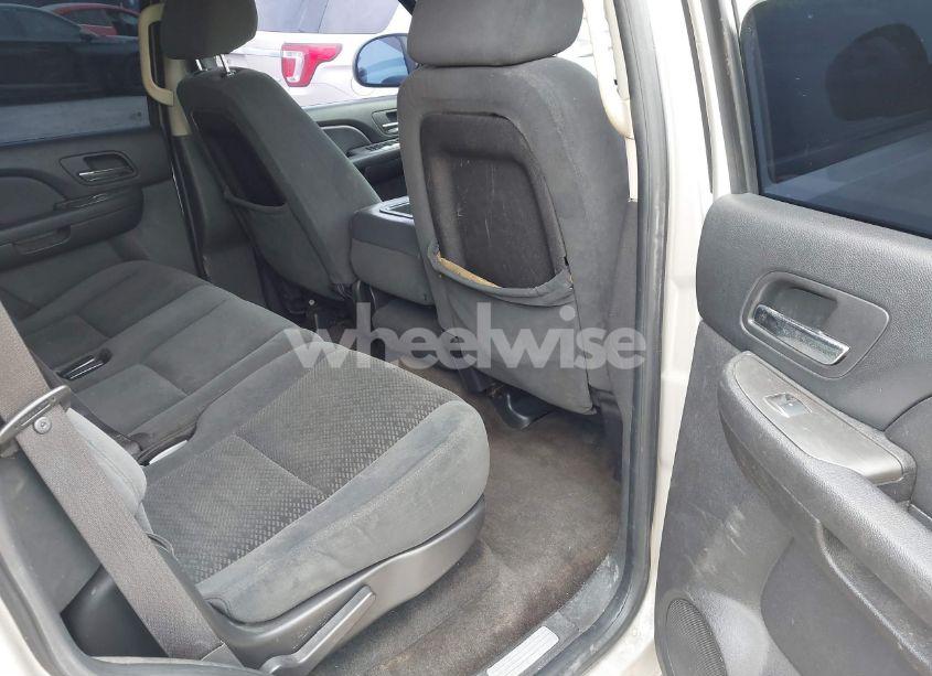 Photo 8 of 2007 Chevrolet Tahoe LS (VIN 1GNFC13C77R409588)