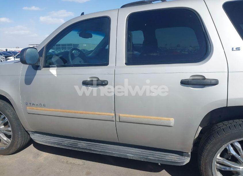 Photo 14 of 2007 Chevrolet Tahoe LS (VIN 1GNFC13C87R308432)