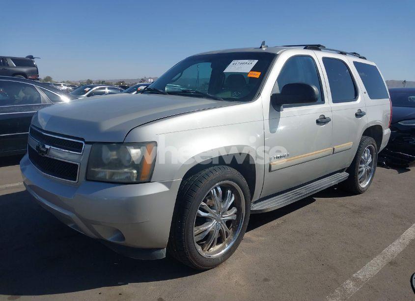 Photo 2 of 2007 Chevrolet Tahoe LS (VIN 1GNFC13C87R308432)