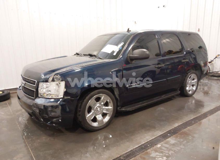 Photo 2 of 2007 Chevrolet Tahoe LS (VIN 1GNFC13C87R394003)
