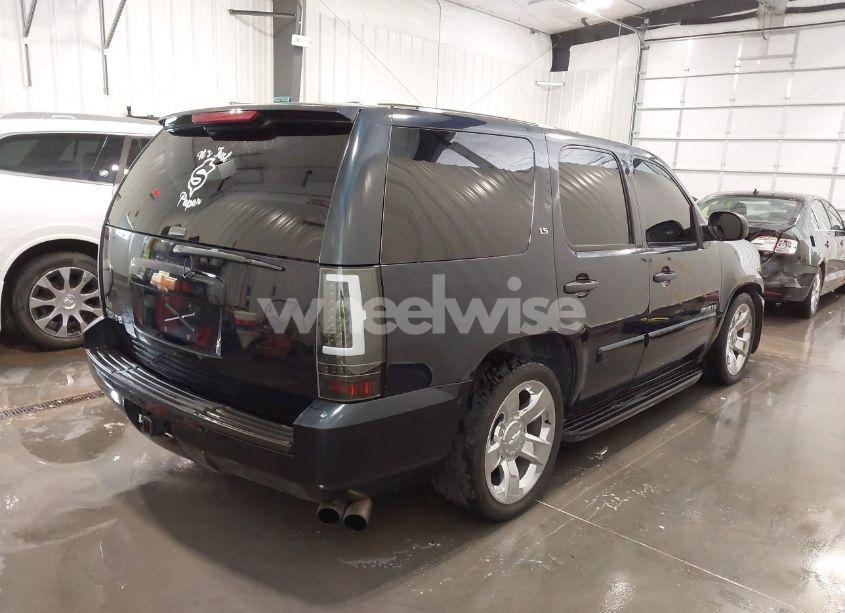 Photo 4 of 2007 Chevrolet Tahoe LS (VIN 1GNFC13C87R394003)
