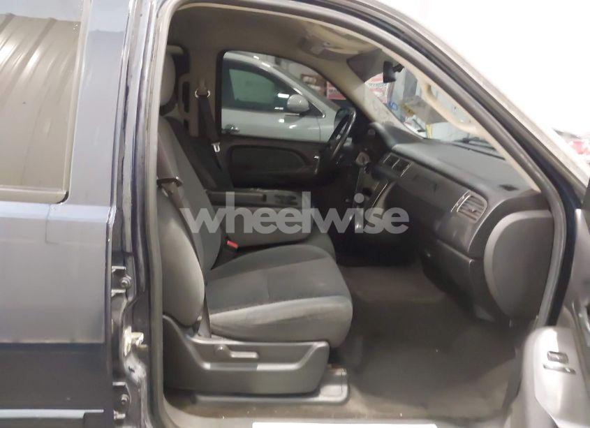 Photo 5 of 2007 Chevrolet Tahoe LS (VIN 1GNFC13C87R394003)