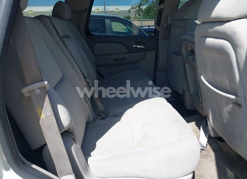 Photo 8 of 2007 Chevrolet Tahoe LS (VIN 1GNFC13C97R263274)