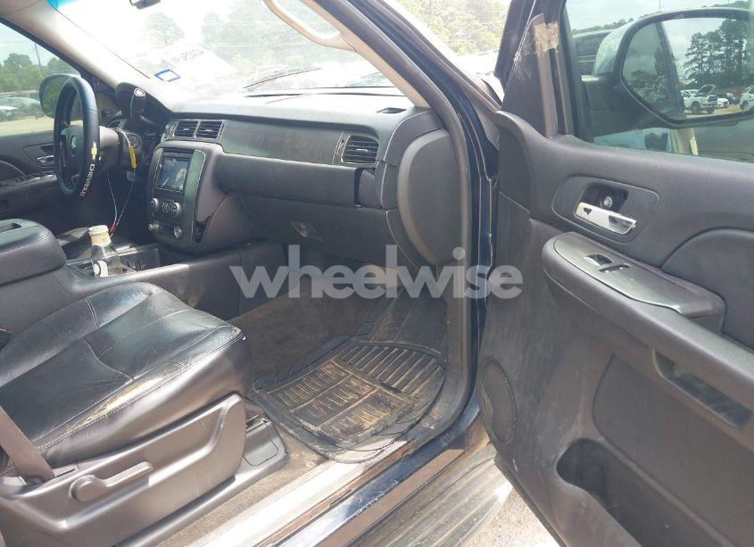 Photo 5 of 2007 Chevrolet Tahoe LS (VIN 1GNFC13CX7R264532)