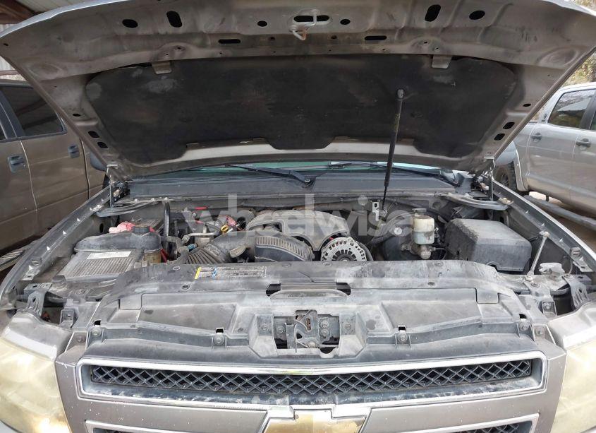 Photo 10 of 2007 Chevrolet Tahoe LS (VIN 1GNFC13CX7R400755)