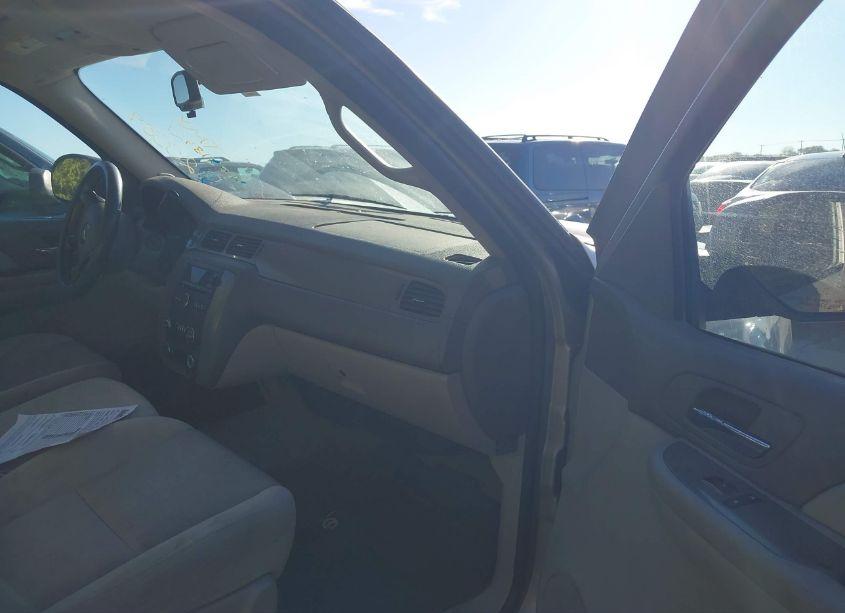 Photo 5 of 2009 Chevrolet Tahoe LS (VIN 1GNFC13CX9R215589)