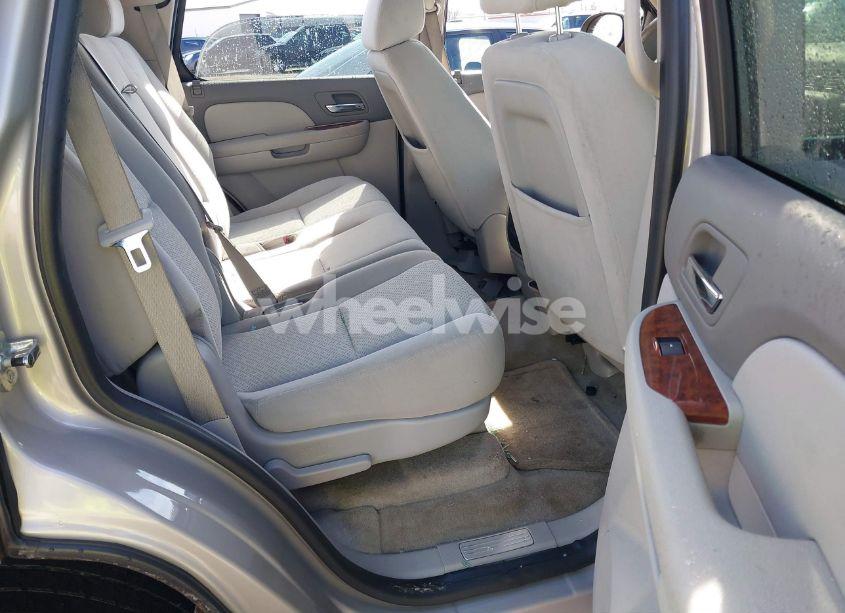 Photo 8 of 2007 Chevrolet Tahoe LT (VIN 1GNFC13J07J338585)