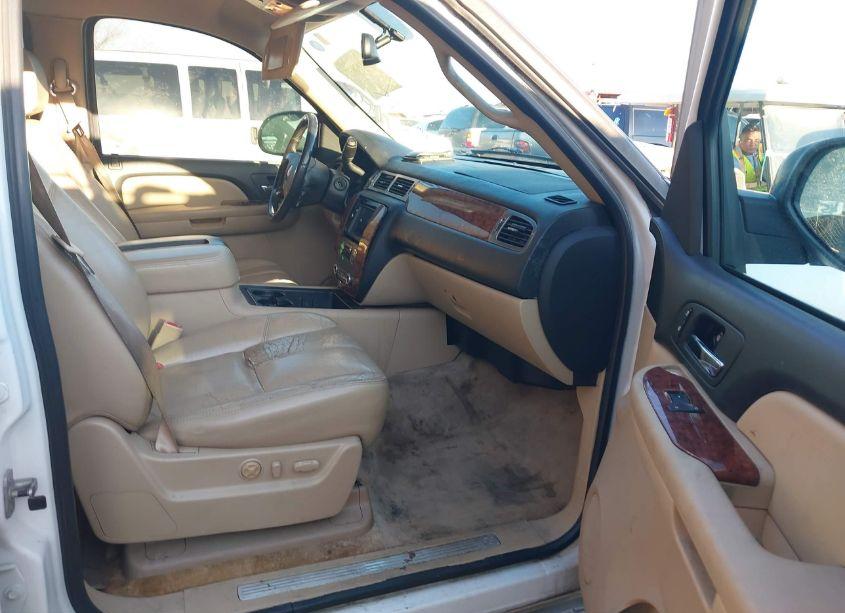 Photo 5 of 2007 Chevrolet Tahoe LT (VIN 1GNFC13J07R152563)