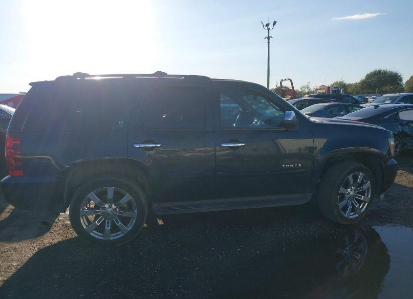 Photo 13 of 2007 Chevrolet Tahoe LT (VIN 1GNFC13J17J122888)