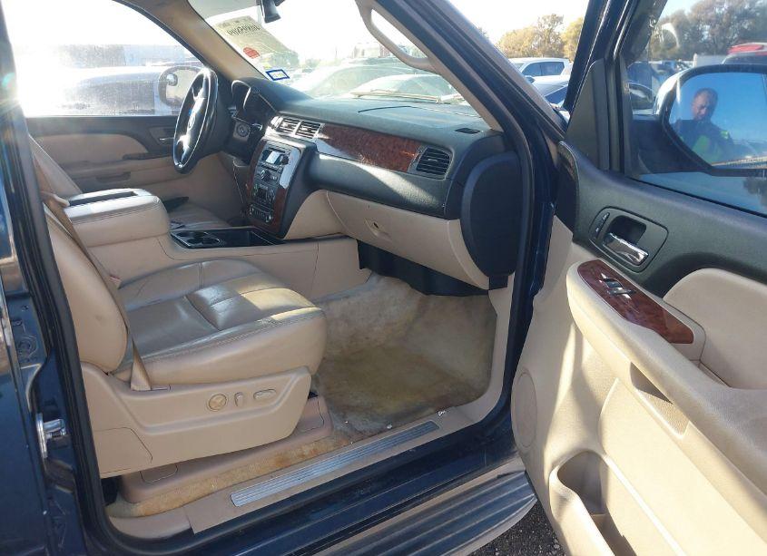 Photo 5 of 2007 Chevrolet Tahoe LT (VIN 1GNFC13J17J122888)