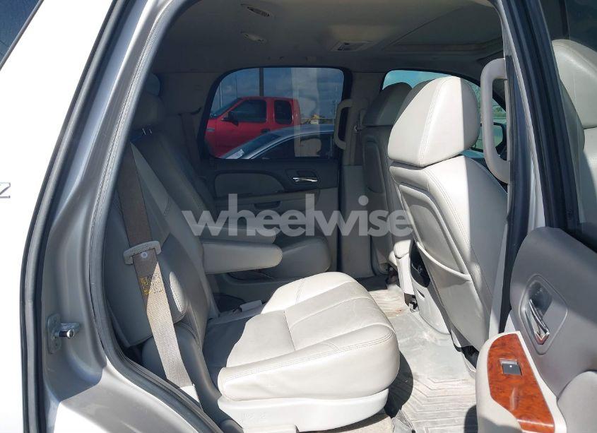 Photo 7 of 2007 Chevrolet Tahoe LTZ (VIN 1GNFC13J17R119880)