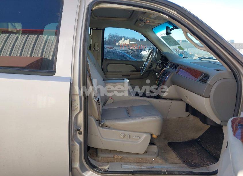 Photo 5 of 2007 Chevrolet Tahoe LT (VIN 1GNFC13J17R132130)