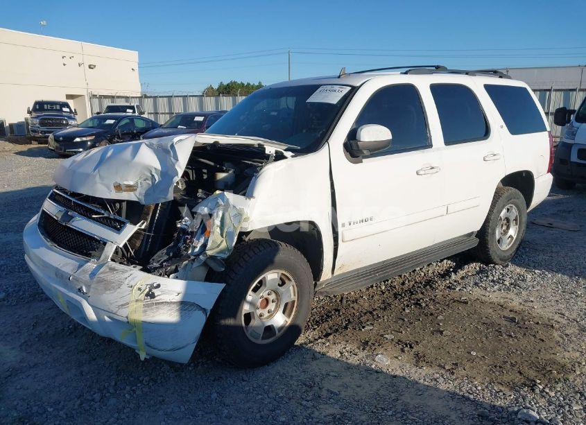 Photo 2 of 2007 Chevrolet Tahoe LT (VIN 1GNFC13J17R409519)