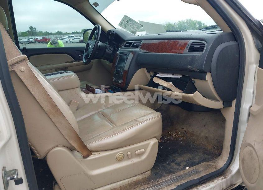 Photo 5 of 2008 Chevrolet Tahoe LTZ (VIN 1GNFC13J18R195973)