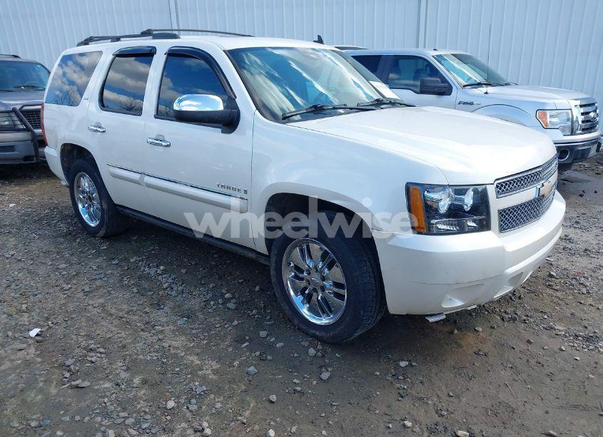2008 Chevrolet Tahoe LTZ (VIN 1GNFC13J18R263835) main photo