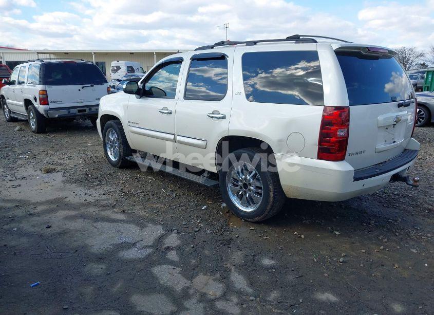 Photo 3 of 2008 Chevrolet Tahoe LTZ (VIN 1GNFC13J18R263835)