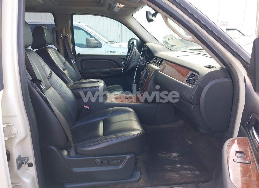 Photo 5 of 2008 Chevrolet Tahoe LTZ (VIN 1GNFC13J18R263835)