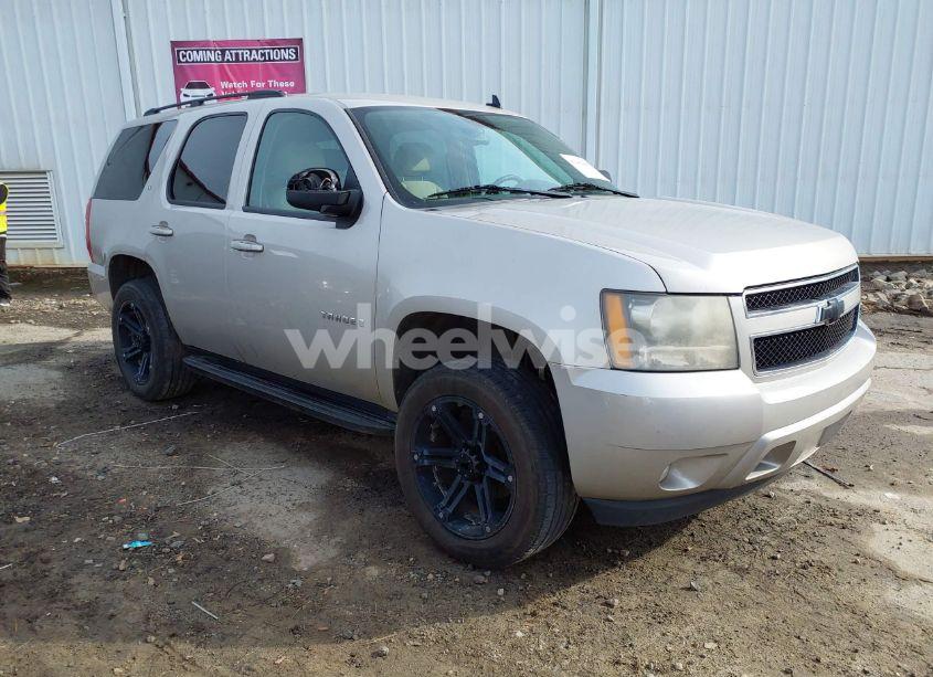 2008 Chevrolet Tahoe LT (VIN 1GNFC13J18R275340) main photo