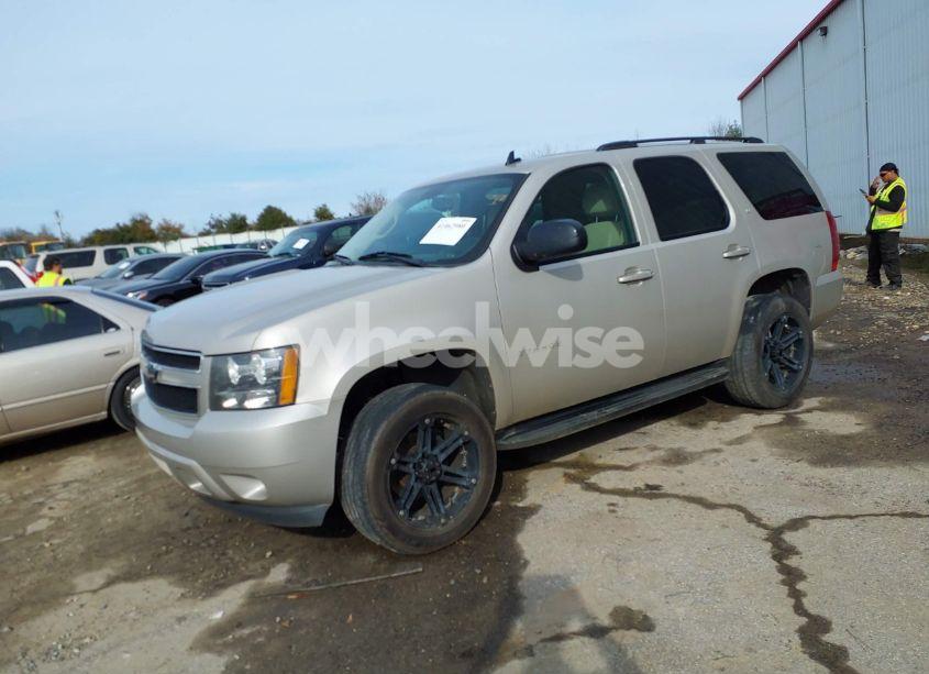 Photo 2 of 2008 Chevrolet Tahoe LT (VIN 1GNFC13J18R275340)