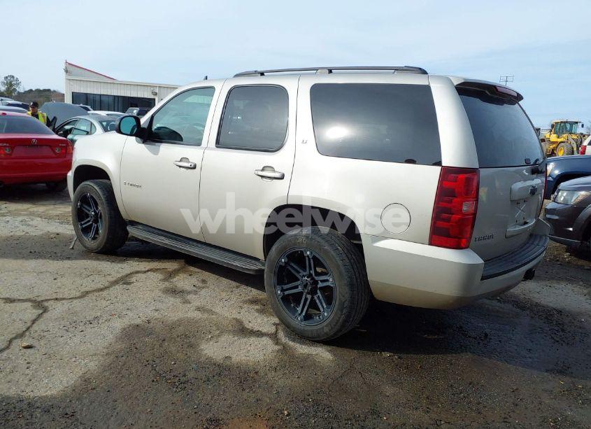 Photo 3 of 2008 Chevrolet Tahoe LT (VIN 1GNFC13J18R275340)