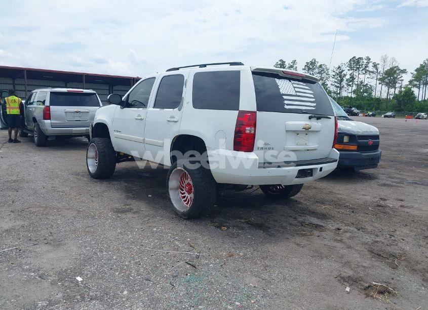 Photo 3 of 2007 Chevrolet Tahoe LT (VIN 1GNFC13J27J383379)