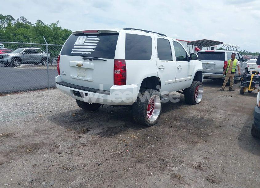 Photo 4 of 2007 Chevrolet Tahoe LT (VIN 1GNFC13J27J383379)