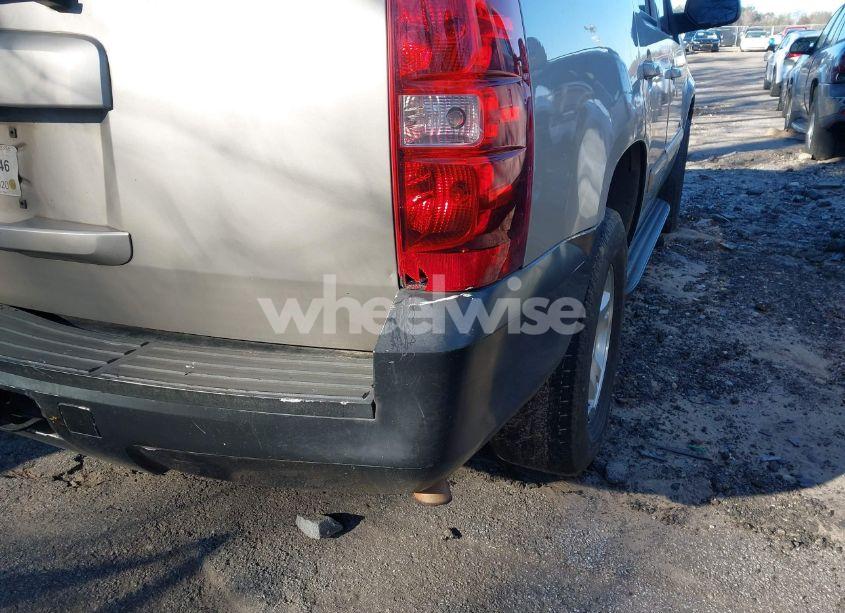 Photo 6 of 2007 Chevrolet Tahoe LT (VIN 1GNFC13J27R120522)