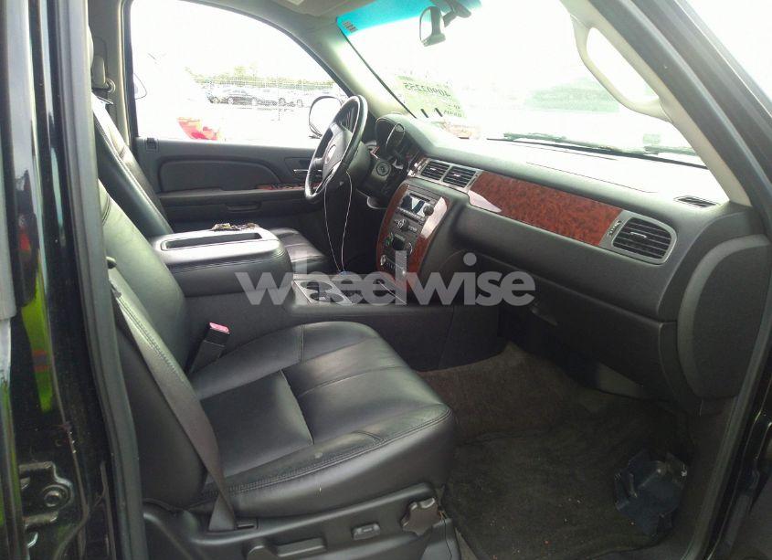 Photo 5 of 2008 Chevrolet Tahoe LT (VIN 1GNFC13J28R140819)