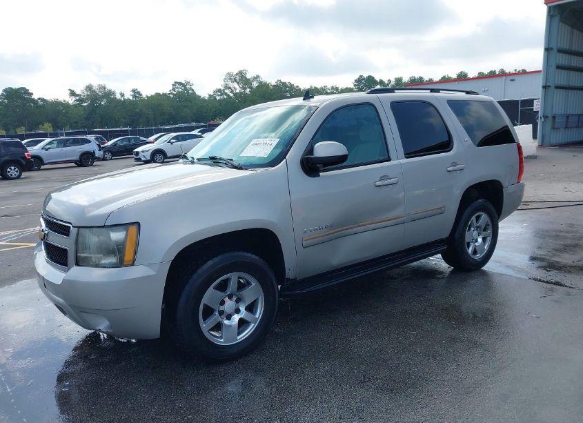 Photo 2 of 2007 Chevrolet Tahoe LT (VIN 1GNFC13J37J148828)