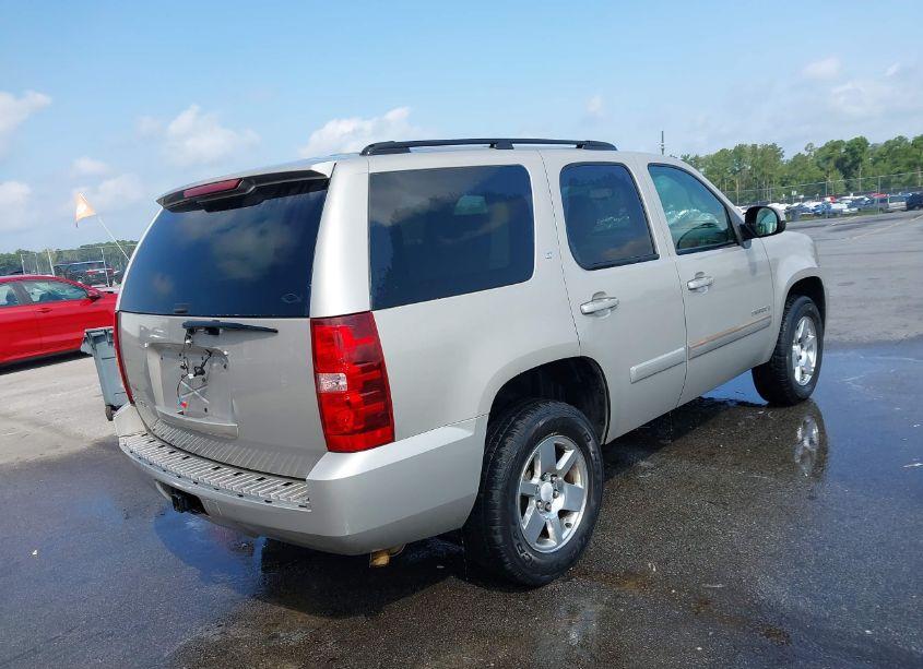 Photo 4 of 2007 Chevrolet Tahoe LT (VIN 1GNFC13J37J148828)