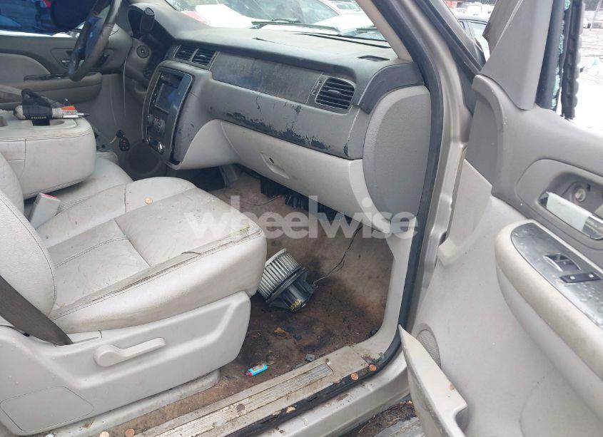 Photo 5 of 2007 Chevrolet Tahoe LS (VIN 1GNFC13J37R190997)